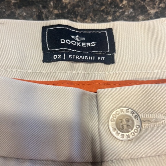 Dockers Men’s Tan Pants - Picture 4 of 7